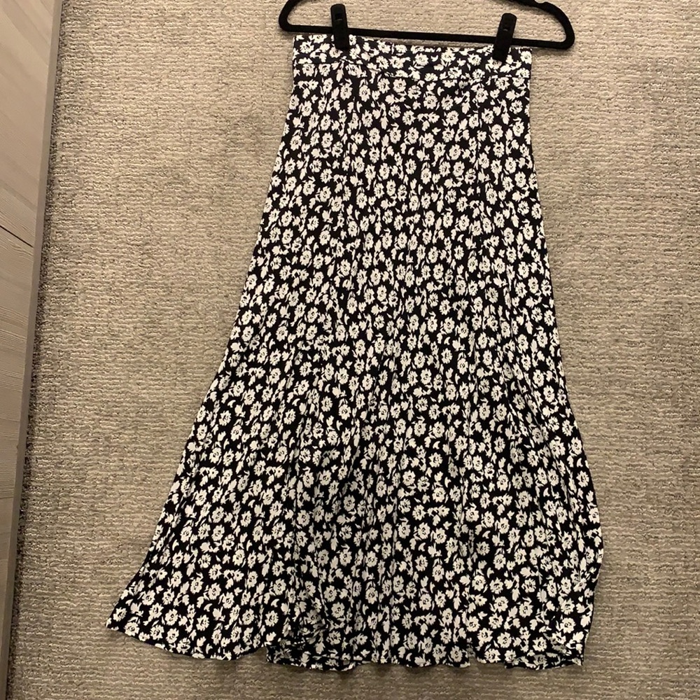 Zara midi/maxi floral skirt
